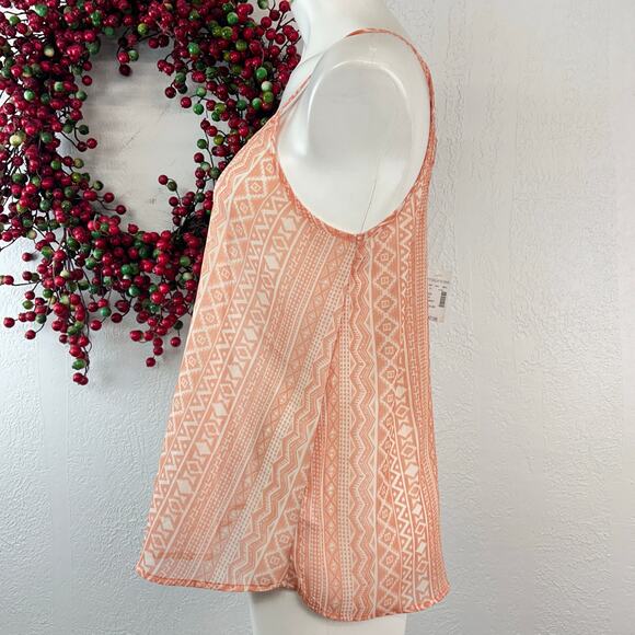 Maurices Blouse Women's Sleeveless Beaded Tribal Print size med NWT

Tops - Picture 4 of 10